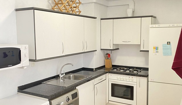 Apartamento en la Montaña, Garaje, Piscina, Barbacoa, Pista de Tenis, Wifi