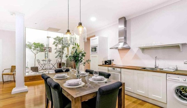 APARTMENT 2BR/2BAS WITH INTERIOR GARDEN (1-A)