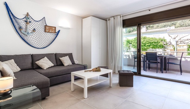Apartment 'Antic Plankton - Sa Riera, Begur' with Private Terrace, Wi-Fi and Air Conditioning