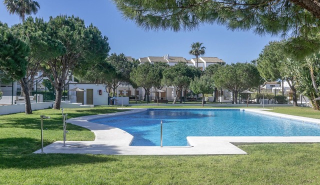 Apartment 'Maracaibo' with Shared Pool, Wi-Fi and Air Conditioning