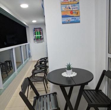 Apto completo com varanda gourmet a 50 mt da praia in Bertioga