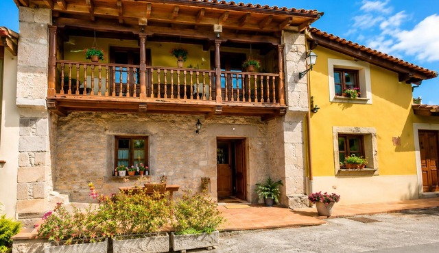 Asturian House in Llanes - El Mayon del Cuetu Meré