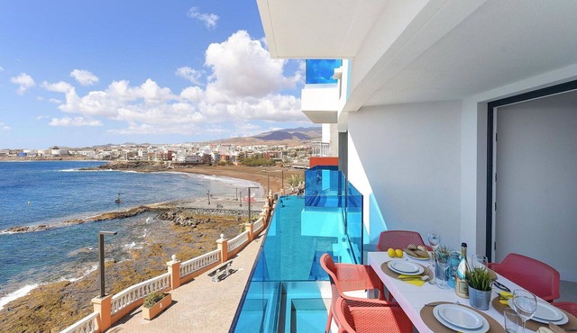 Beautiful apartment for 6 people with WIFI, A/C, TV and patio in Telde