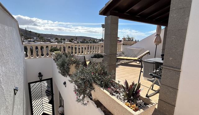 Beautiful Deluxe Vacation Home with open views Privat sun Terrace & 5G WiFi