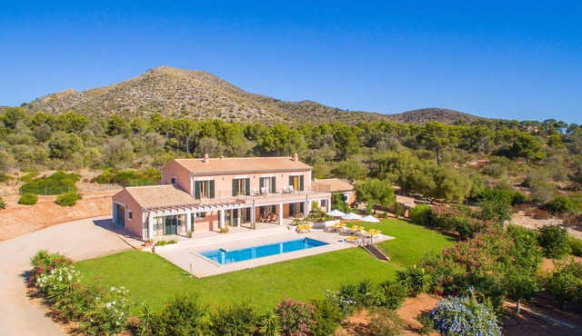 Beautiful home in Cala Romantica