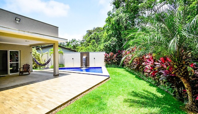 Beautiful house with pool on the North Coast, 900m from Guaratuba Beach - Bertioga
