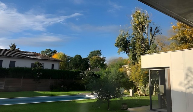 Bed and Breakfast 'Chambres Contemporaine' with Shared Pool, Shared Terrace and Shared Garden in Écully