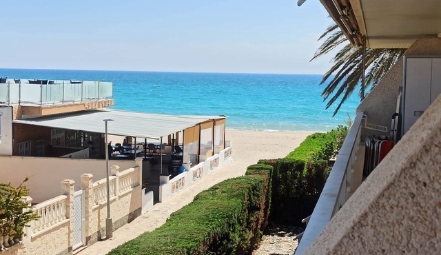 Bikini - Nice apartment in 1st line, side sea view in Parque de Montroig