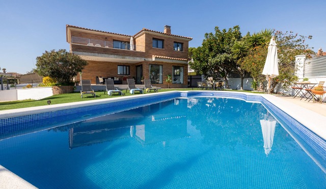 Blue Oasis Retreat by Fidalsa
