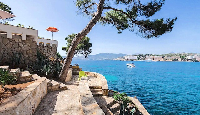 Blue Villa ⚓️ Bay of Santa Ponsa - with private access to the sea