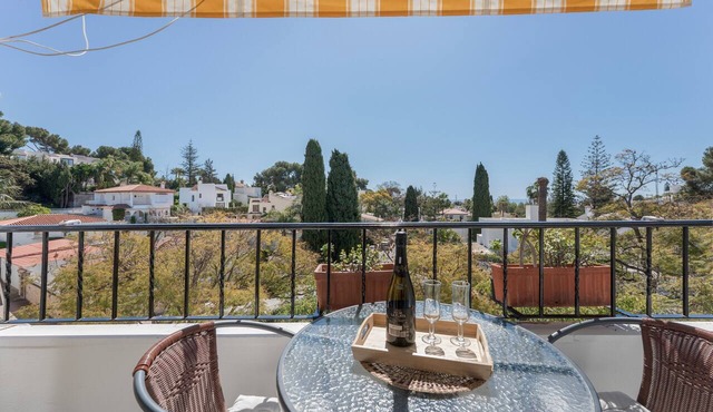 Boho Studio Apartment with Balcony, Wi-Fi and Air Conditioning