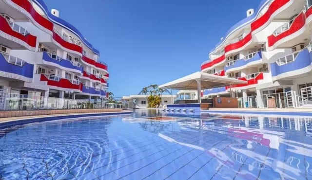 Ingleses Holiday - Pool and sea in Ingleses Norte Florianópolis