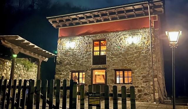 Breathe tranquility and nature 3' away from Cangas de Onís.
