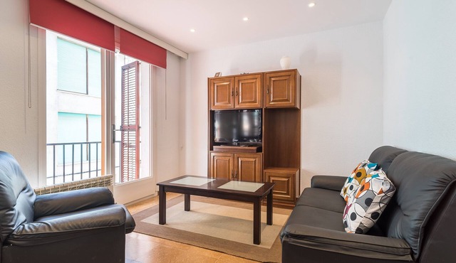 Bright 'Canet Beach 2' Apartment with Balcony and Wi-Fi in Canet de mar