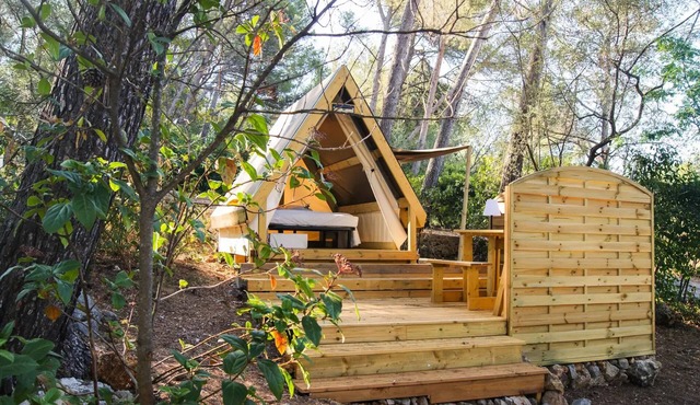 Camping Le Beau Vézé* - Mini Cinnamon Lodge 1 room 2 persons Without Bathroom in Carqueiranne