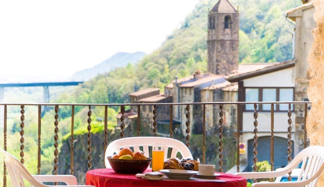 Can Castell in Castellfollit de la Roca