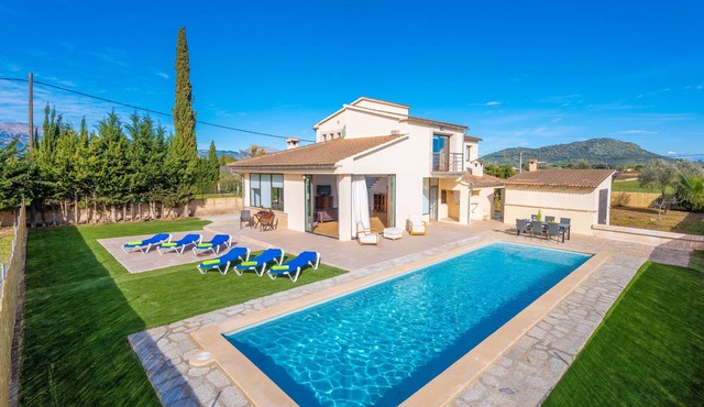 CAN LLUENT - Cozy house with private pool and free Wi-Fi