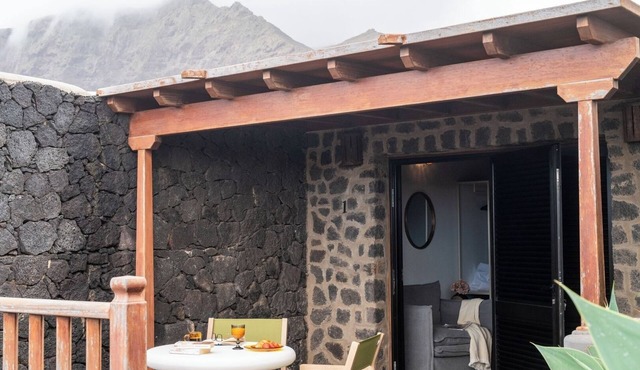 Canaryislandshost I Esencia I