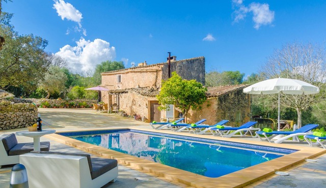 CAS POMER - Beautiful traditional house with private pool surrounded by the forest. Free W