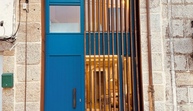 CASA A XANELA AZUL