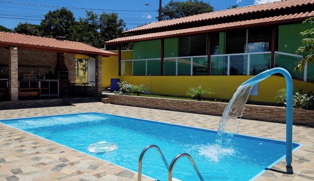 Casa bem equipada com piscina,churrasqueira e WiFi