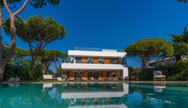 Casa con Calma-New luxury villa just a few minutes walk from the beach and incredible views from the roof terrace