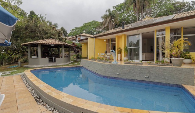 Casa de Campo com Piscina, Lareira e Churrasqueira
