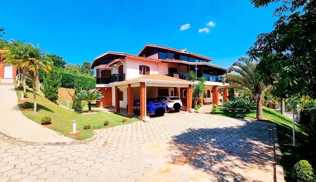 Casa de campo com Wi-Fi e lazer em Mairinque/SP