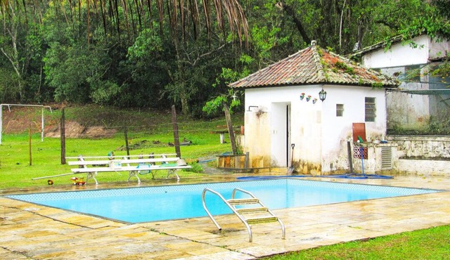 Casa de campo com Wi-Fi e piscina em Magé/RJ in Magé