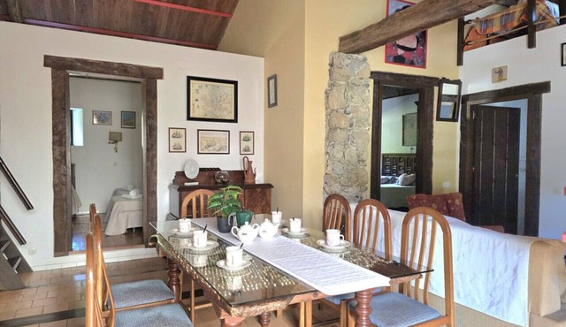 Casa de campo con jardín - La Casa Gótica 5815