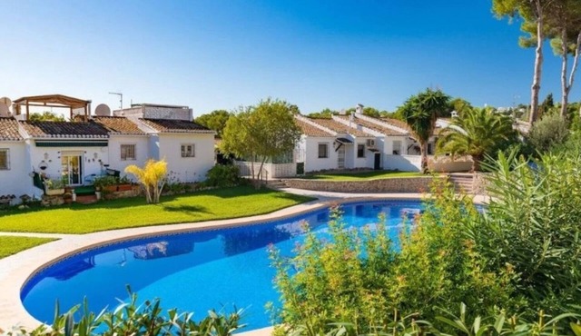 Casa Julia! Completely renovated vacation home in a well-kept resort in Teulada