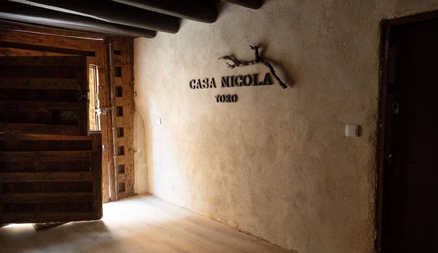 Casa Nicola - A 16th-century house with an underground wine cellar in the historic district in Toro