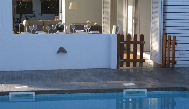 Casa Nogal. Popular family-friendly property, close to playground, bar, and beach!