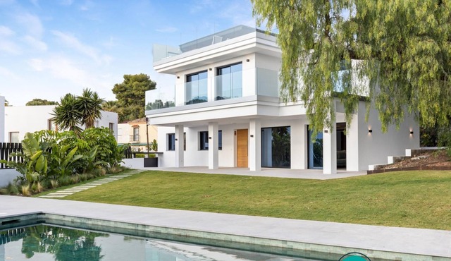 Casa V - Stunning independent 7-bed Villa