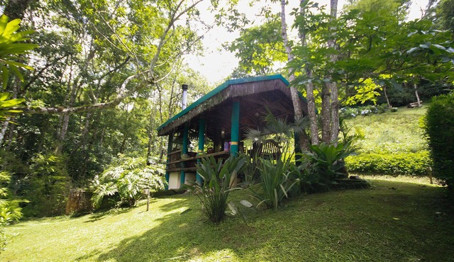 Chalé c/ churrasqueira em São José dos Campos/SP in São Francisco Xavier