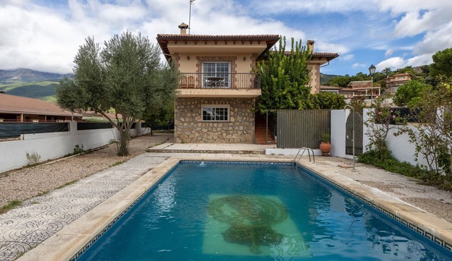 Chalet El Castillo in La Adrada with Private Pool, Wi-Fi, and Garden