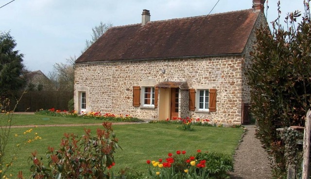 Charming 17th-century house with garden in Normandy in Vrigny (Orne)