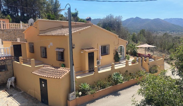 Charming finca Rolando with private pool