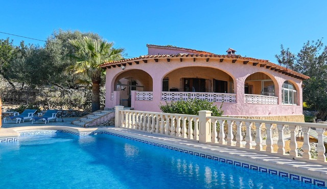 Charming finca with pool & large garden in an idyllic location near Xaló