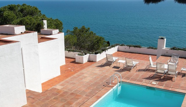 Coderch Casa Rovira, sea view with private swimming pool in Canet de Mar