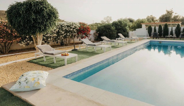 Costa Blanca villa with pool in Villajoyosa