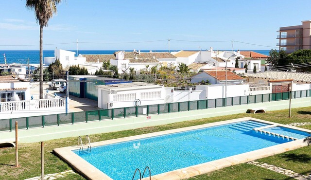 Cosy apartment for 6 guests with WIFI, pool, A/C, TV and terrace