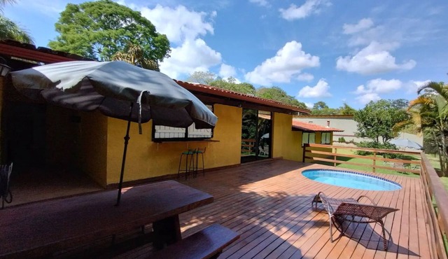 Country house, exuberant nature, fresh air, mountain views. in Recanto da Serra Brumadinho