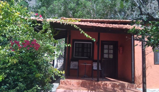 Country Cabin "Finca Nim 2" on a Farm with Mountain View, Pool & Wi-Fi