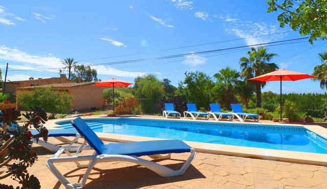 Country House "Can Cova" with Private Pool and Wi-Fi