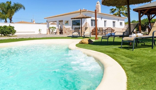 Country House Serrano – Private Villa with Heated Pool, Minigolf, Ping Pong, Basketball