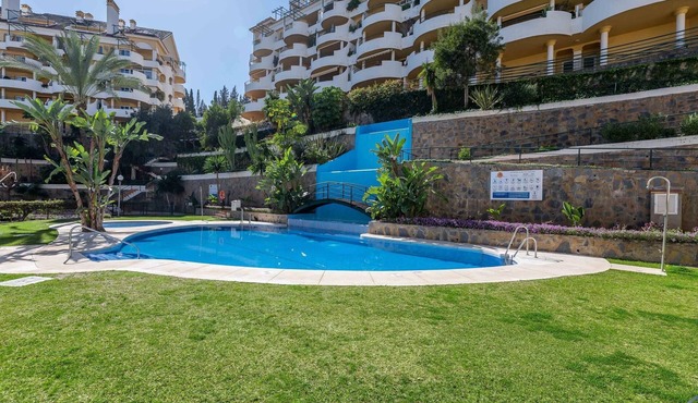 Cozy 2 BDRM Apt w Sea Views Next to Puerto Banús