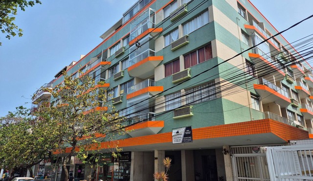 Cozy apartment 200 meters from Praia do Forte, with garage.
