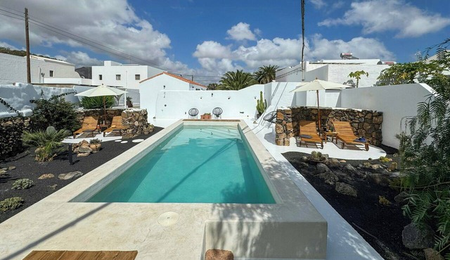 Designed house with jacuzzi & pool in Lanzarote