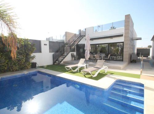 Designer Villa with pool